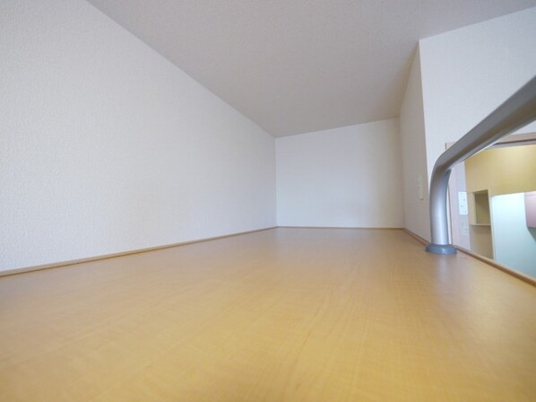 レオパレスプリムロウズの物件内観写真